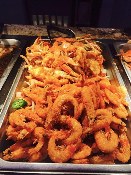 Golden fried shrimp on the buffet